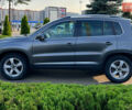 Серый Фольксваген Тигуан, объемом двигателя 2 л и пробегом 195 тыс. км за 10800 $, фото 3 на Automoto.ua
