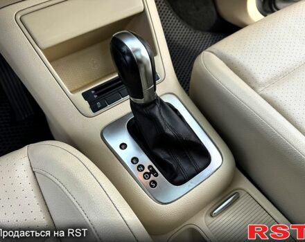 Сірий Фольксваген Тігуан, об'ємом двигуна 2 л та пробігом 184 тис. км за 11500 $, фото 7 на Automoto.ua