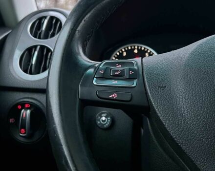 Серый Фольксваген Тигуан, объемом двигателя 2 л и пробегом 195 тыс. км за 10800 $, фото 8 на Automoto.ua