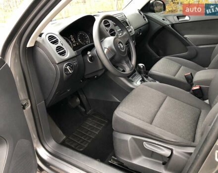 Серый Фольксваген Тигуан, объемом двигателя 2 л и пробегом 212 тыс. км за 14800 $, фото 8 на Automoto.ua