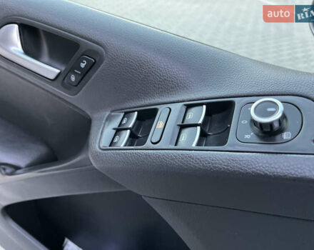 Сірий Фольксваген Тігуан, об'ємом двигуна 1.97 л та пробігом 251 тис. км за 9999 $, фото 27 на Automoto.ua