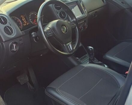 Серый Фольксваген Тигуан, объемом двигателя 2 л и пробегом 193 тыс. км за 10500 $, фото 7 на Automoto.ua