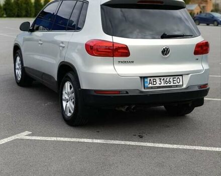 Серый Фольксваген Тигуан, объемом двигателя 1.98 л и пробегом 223 тыс. км за 10500 $, фото 1 на Automoto.ua