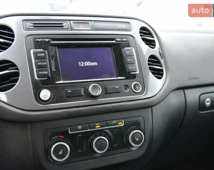 Серый Фольксваген Тигуан, объемом двигателя 1.98 л и пробегом 165 тыс. км за 10500 $, фото 25 на Automoto.ua