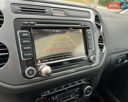 Серый Фольксваген Тигуан, объемом двигателя 2 л и пробегом 216 тыс. км за 10999 $, фото 36 на Automoto.ua