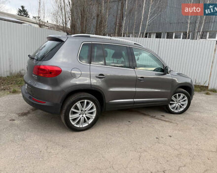 Серый Фольксваген Тигуан, объемом двигателя 1.97 л и пробегом 247 тыс. км за 14500 $, фото 7 на Automoto.ua