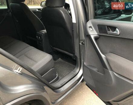 Серый Фольксваген Тигуан, объемом двигателя 2 л и пробегом 212 тыс. км за 14800 $, фото 11 на Automoto.ua