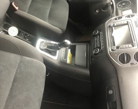 Серый Фольксваген Тигуан, объемом двигателя 2 л и пробегом 134 тыс. км за 11000 $, фото 5 на Automoto.ua