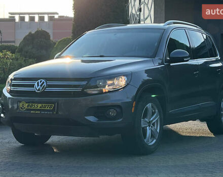 Серый Фольксваген Тигуан, объемом двигателя 2 л и пробегом 195 тыс. км за 10800 $, фото 2 на Automoto.ua