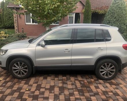 Серый Фольксваген Тигуан, объемом двигателя 2 л и пробегом 134 тыс. км за 11000 $, фото 1 на Automoto.ua