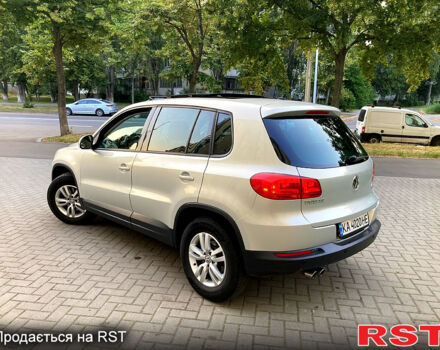 Серый Фольксваген Тигуан, объемом двигателя 2 л и пробегом 170 тыс. км за 12500 $, фото 5 на Automoto.ua