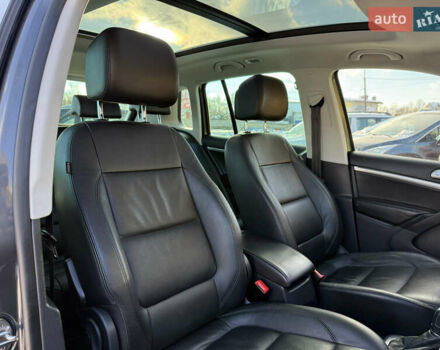 Серый Фольксваген Тигуан, объемом двигателя 2 л и пробегом 205 тыс. км за 15500 $, фото 27 на Automoto.ua