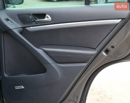 Сірий Фольксваген Тігуан, об'ємом двигуна 1.98 л та пробігом 310 тис. км за 10999 $, фото 20 на Automoto.ua
