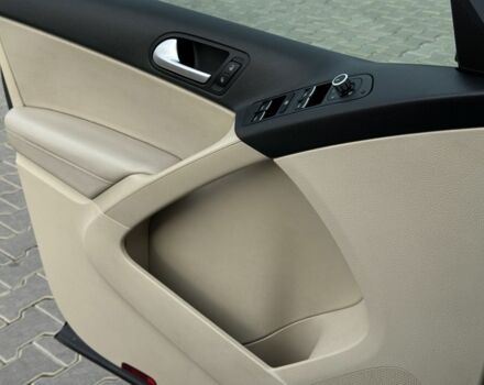 Сірий Фольксваген Тігуан, об'ємом двигуна 2 л та пробігом 184 тис. км за 11500 $, фото 10 на Automoto.ua