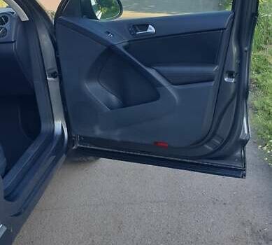 Сірий Фольксваген Тігуан, об'ємом двигуна 1.98 л та пробігом 227 тис. км за 11500 $, фото 22 на Automoto.ua