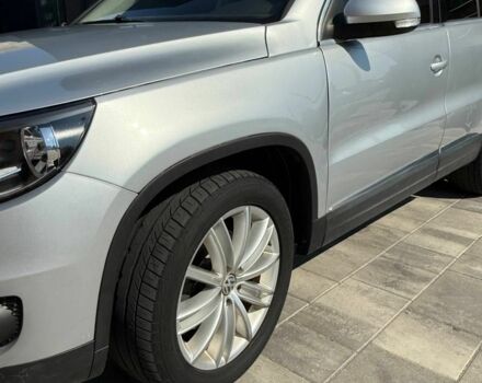 Серый Фольксваген Тигуан, объемом двигателя 2 л и пробегом 215 тыс. км за 9700 $, фото 3 на Automoto.ua