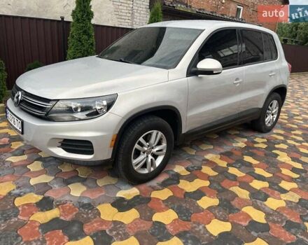 Сірий Фольксваген Тігуан, об'ємом двигуна 2 л та пробігом 255 тис. км за 9600 $, фото 1 на Automoto.ua
