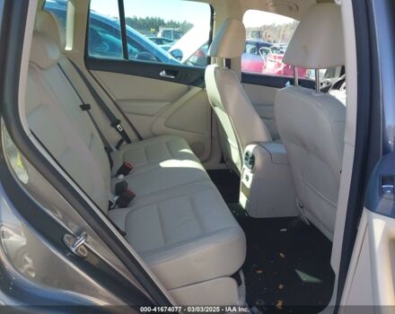 Сірий Фольксваген Тігуан, об'ємом двигуна 2 л та пробігом 195 тис. км за 8999 $, фото 7 на Automoto.ua