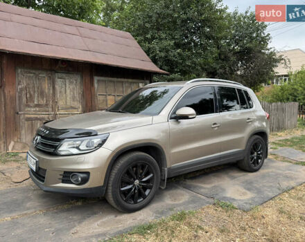 Серый Фольксваген Тигуан, объемом двигателя 1.97 л и пробегом 211 тыс. км за 14200 $, фото 2 на Automoto.ua