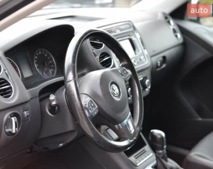 Серый Фольксваген Тигуан, объемом двигателя 1.98 л и пробегом 165 тыс. км за 10500 $, фото 13 на Automoto.ua