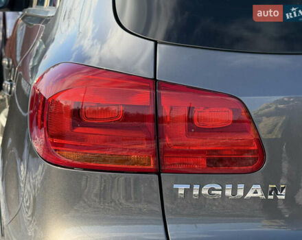 Серый Фольксваген Тигуан, объемом двигателя 2 л и пробегом 205 тыс. км за 15500 $, фото 18 на Automoto.ua