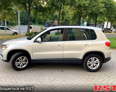 Серый Фольксваген Тигуан, объемом двигателя 2 л и пробегом 170 тыс. км за 12500 $, фото 4 на Automoto.ua