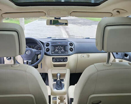 Серый Фольксваген Тигуан, объемом двигателя 2 л и пробегом 260 тыс. км за 13450 $, фото 38 на Automoto.ua