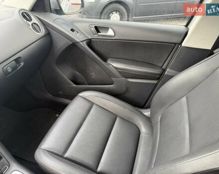 Фольксваген Тигуан 2012 в Борисполе на Automoto.ua Серый Фольксваген Тигуан, объемом двигателя 1.98 л и пробегом 215 тыс. км за 9999 $, фото 16 на Automoto.ua