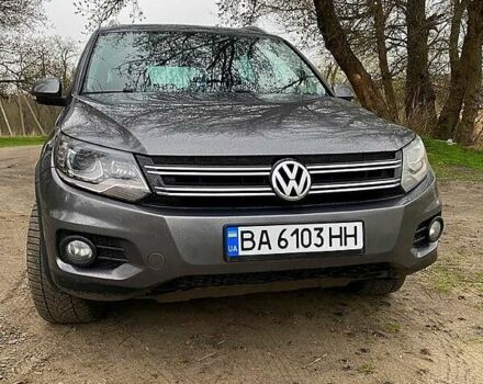 Сірий Фольксваген Тігуан, об'ємом двигуна 2 л та пробігом 300 тис. км за 11700 $, фото 2 на Automoto.ua