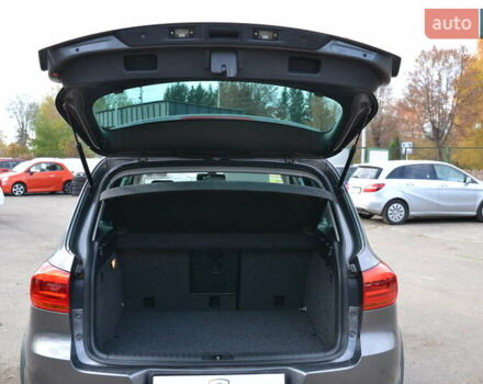 Сірий Фольксваген Тігуан, об'ємом двигуна 1.98 л та пробігом 310 тис. км за 10999 $, фото 18 на Automoto.ua