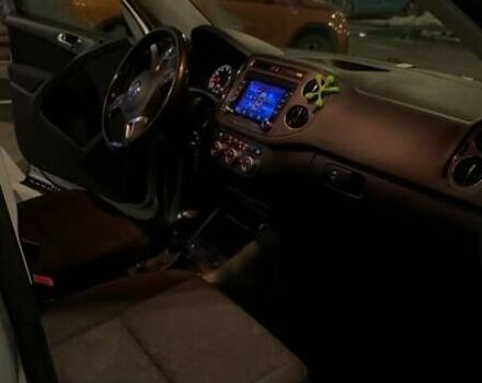 Сірий Фольксваген Тігуан, об'ємом двигуна 1.98 л та пробігом 211 тис. км за 12000 $, фото 1 на Automoto.ua