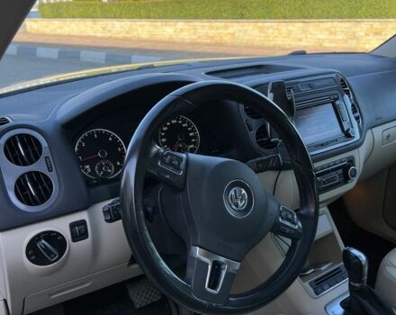 Сірий Фольксваген Тігуан, об'ємом двигуна 2 л та пробігом 245 тис. км за 17666 $, фото 3 на Automoto.ua