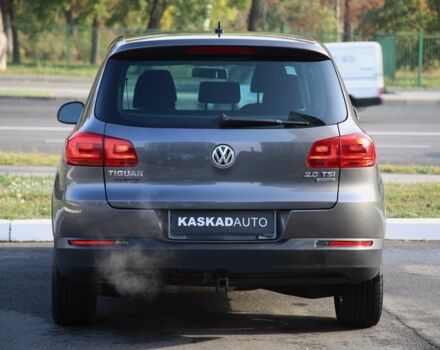 Сірий Фольксваген Тігуан, об'ємом двигуна 2 л та пробігом 129 тис. км за 11600 $, фото 4 на Automoto.ua