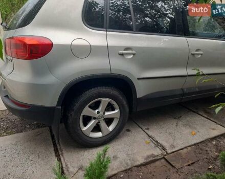 Сірий Фольксваген Тігуан, об'ємом двигуна 1.98 л та пробігом 175 тис. км за 15500 $, фото 2 на Automoto.ua