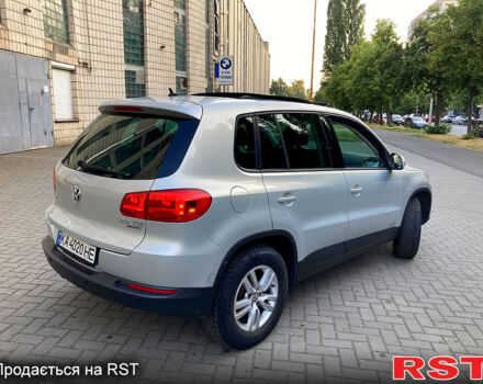 Серый Фольксваген Тигуан, объемом двигателя 2 л и пробегом 170 тыс. км за 12500 $, фото 7 на Automoto.ua