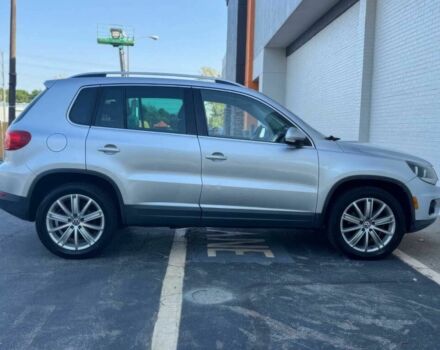 Сірий Фольксваген Тігуан, об'ємом двигуна 2 л та пробігом 98 тис. км за 7200 $, фото 5 на Automoto.ua