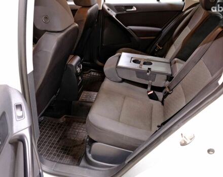 Серый Фольксваген Тигуан, объемом двигателя 2 л и пробегом 170 тыс. км за 9900 $, фото 7 на Automoto.ua