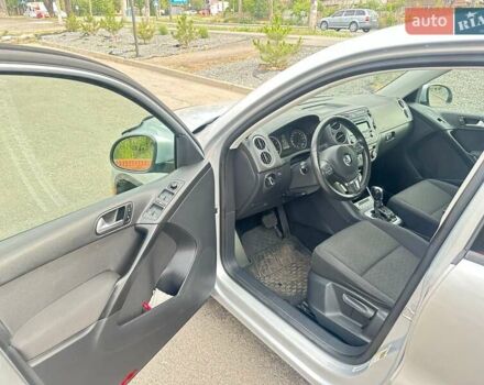 Сірий Фольксваген Тігуан, об'ємом двигуна 1.98 л та пробігом 132 тис. км за 11500 $, фото 11 на Automoto.ua