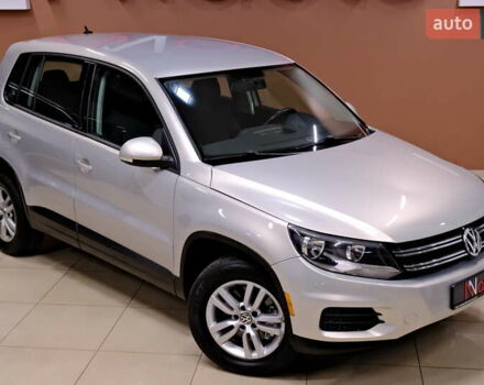 Сірий Фольксваген Тігуан, об'ємом двигуна 2 л та пробігом 170 тис. км за 9900 $, фото 5 на Automoto.ua