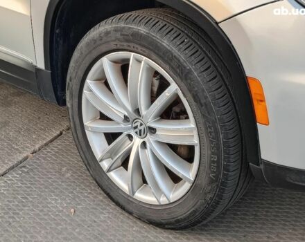 Серый Фольксваген Тигуан, объемом двигателя 2 л и пробегом 184 тыс. км за 10990 $, фото 4 на Automoto.ua