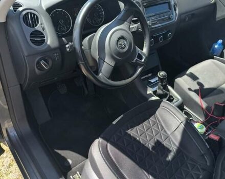 Серый Фольксваген Тигуан, объемом двигателя 1.4 л и пробегом 195 тыс. км за 8311 $, фото 8 на Automoto.ua