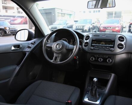 Сірий Фольксваген Тігуан, об'ємом двигуна 2 л та пробігом 129 тис. км за 11600 $, фото 10 на Automoto.ua