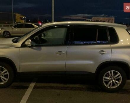 Сірий Фольксваген Тігуан, об'ємом двигуна 1.98 л та пробігом 211 тис. км за 12000 $, фото 8 на Automoto.ua