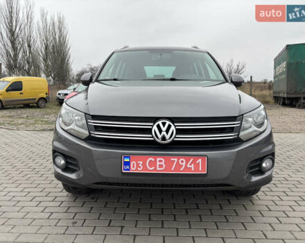 Серый Фольксваген Тигуан, объемом двигателя 1.98 л и пробегом 239 тыс. км за 11000 $, фото 1 на Automoto.ua