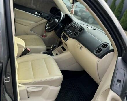 Серый Фольксваген Тигуан, объемом двигателя 1.98 л и пробегом 290 тыс. км за 9200 $, фото 16 на Automoto.ua