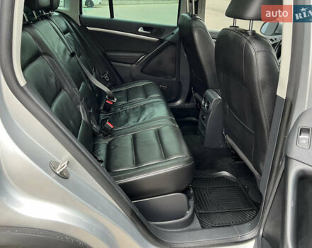 Серый Фольксваген Тигуан, объемом двигателя 2 л и пробегом 216 тыс. км за 10999 $, фото 25 на Automoto.ua