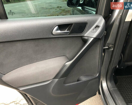 Серый Фольксваген Тигуан, объемом двигателя 2 л и пробегом 212 тыс. км за 14800 $, фото 10 на Automoto.ua