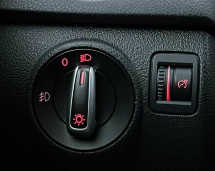 Серый Фольксваген Тигуан, объемом двигателя 2 л и пробегом 195 тыс. км за 10800 $, фото 16 на Automoto.ua