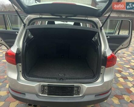 Сірий Фольксваген Тігуан, об'ємом двигуна 2 л та пробігом 255 тис. км за 9600 $, фото 9 на Automoto.ua