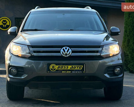 Серый Фольксваген Тигуан, объемом двигателя 2 л и пробегом 195 тыс. км за 10800 $, фото 1 на Automoto.ua